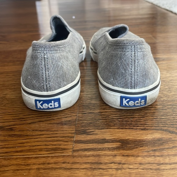 Keds Slip On Casual Sneakers Size 8.5 Light Gray Quilted Shoes Cute Classic - Picture 4 of 7